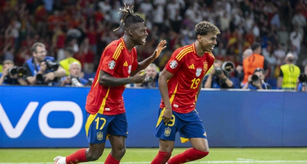  Les défis du FC Barcelone :Nico Williams et Lamine Yamal